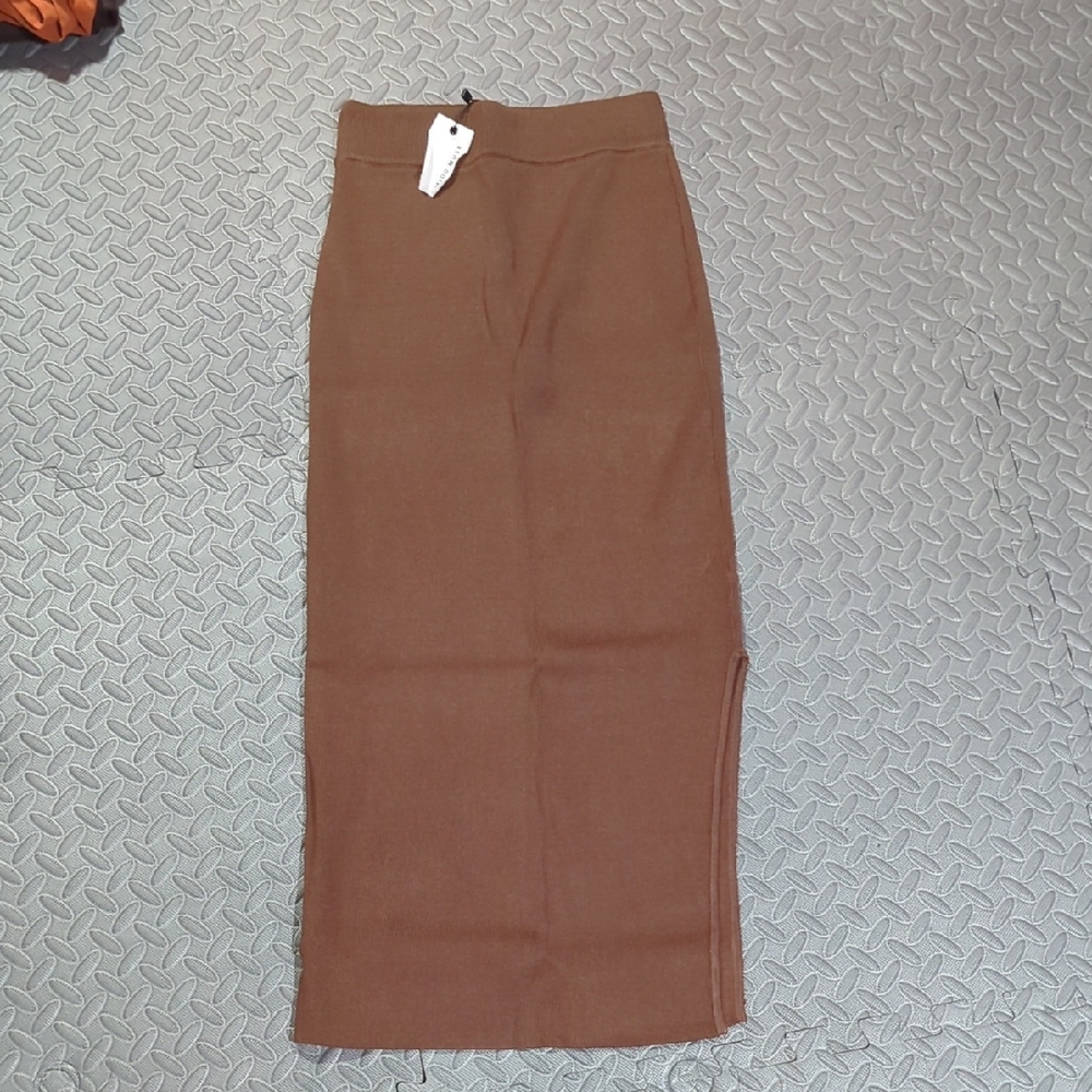 Knit Brown Midi Skirt With Slit